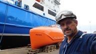 Selfie z nową szalupą. Stocznia Orskov Yard w Danii HD