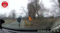 Pijany kierowca wpadł do rowu.  Pojazd spłonął.  STOP PIRAT
