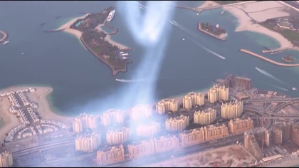 Lot nad Dubajem przy użyciu jetpacka