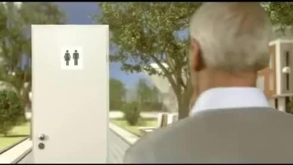 Staruszek śpiewa w reklamie