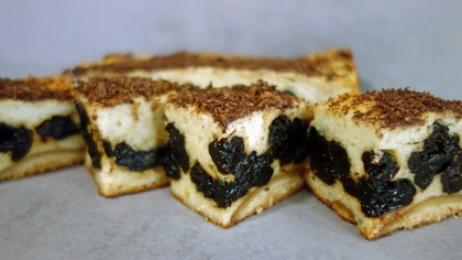 Sernik z niespodzianką w środku BEZ MIELENIA! Ten dodatek zmienia wszystko  goście będą zachwyceni!