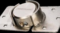 Ciężka kłódka SilverLinec 6 na 7 według producenta - do samochodów dostawczych.  Bez klucza :/