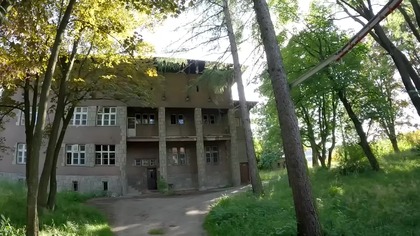 Google Maps ujawniło dziwne obiekty w głębi lasu - to, co odkryłem na miejscu, mnie zszokowało!