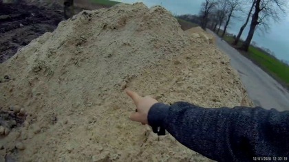 Przepiórki chińskie,papugi świergotki po 20H razem. Wykopy pod kabel- elektrownie wiatrowe,ziemia 