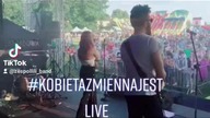 Kobieta zmienną jest live
