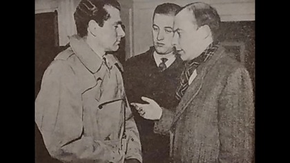 Vivien Leigh, British Actress, and Laurence Olivier, English Actor, in Lisbon, Portugal.
Photos from Portuguese Magazine from 1941.
If you like my video please subscribe to my channel or leave a like.
#vivienleigh #laurenceolivier #vintagemoviemagazines