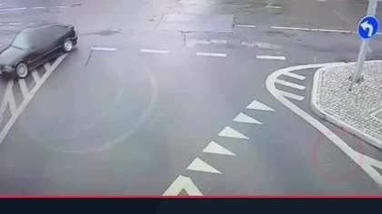 Drift na środku skrzyżowania.  Odreagowywał stres | AutoSzkodniki #Shorts