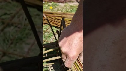 Jak wyplatać obręb jednostronny? Wiklinowa osłona na donicę 