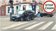 Chcieli pomóc starszemu Panu - auto wylądowało na słupie #1098 Wasze Filmy