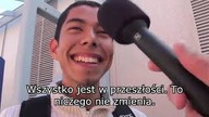 Udowadnia  studentowi  filozofii  istnienie  Boga