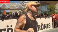 LiveLeak - Right-wing and anti-fascist demonstrators square-off in Portland