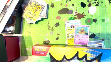 Unboxing Ascended heroes deluex pin collection