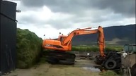 Niezły wyczyn operatora koparki! sprawdź co zrobił!