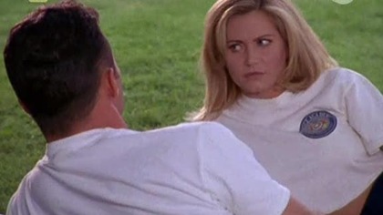 Akademia Policyjna S01E09 Mniej więcej, Les