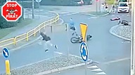 Motocyklista potrąca rowerzystę i ucieka z miejsca zdarzenia.  STOP PIRAT