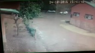 Trafił w nią piorun! To cud, że przeżyła!