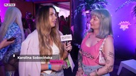 Red Lipstick Monster o popularnych hasłach i trendach.  Można je sobie wsadzić w d**ę