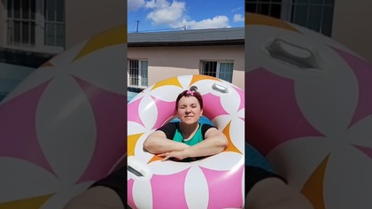 Czy to już na pewno kąpiel?  #shorts #humor #dc #fyp #żarty #basen