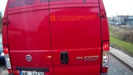 Idiota zmusza autobus do gwałtownego hamowania