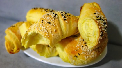 Rogaliki śniadaniowe jak z najlepszej piekarni  mięciutkie i maślane! Sekret puszystego ciasta!