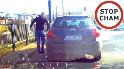 Za jazdę lewym pasem przyhamował i wysiadł z auta #2066 Wasze Filmy