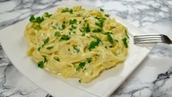 Makaron z sosem serowym - Jak zrobić - Smakowite Dania