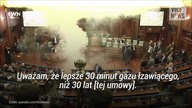 Bijatyka i gaz łzawiący w parlamencie
