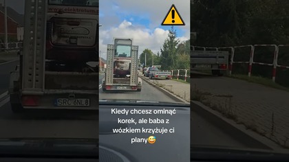 Kiedy chcesz ominąć korek, ale kobieta z wózkiem blokuje Ci chodnik #shorts #rikordwidjo