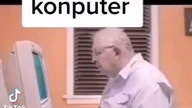 pov: dziadek odkrywa komputer