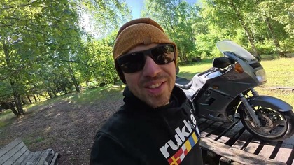 Pani rozjechała Kawasaki GTR 1000 z 1988.  Świeży zakup Wonsa