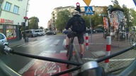 Busiarz blokuje skrzyżowanie