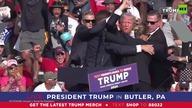 Moment strzał&oacute;w do Donalda Trumpa