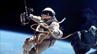 Co zagraża astronaucie w przestrzeni kosmicznej?