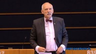 Korwin-Mikke: Jak możemy się rozwijać, kiedy gaz w Ameryce kosztuje 4 razy taniej niż w Europie