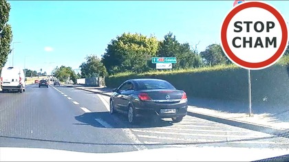 Zero skruchy i pretensje, a kuriozum wyjeżdżał z WORD Bydgoszcz  po wyłączonym pasie.

21.08.2025 Bydgoszcz