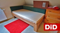 924.  Drewniane łóżko bukowe z elementami tapicerowanym