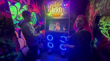 Mam automat Guitar Hero Arcade...  ale jakim kosztem xd