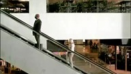 Amerykanie uwięzieni na ruchomych schodach