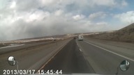 Jazda ciężar&oacute;wką przy bocznym wietrze
