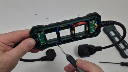 Jak zmierzyć natężenie prądu miernikiem cęgowym adapter do pomiaru prądu - Parkside PSMA 300 A1