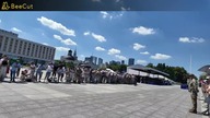 Dziewczyny podbijają armię