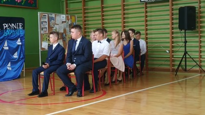 Program satyryczny w wykonaniu klasy 8-ej SP w Markuszowie #1