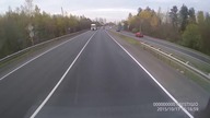 Tragiczne nagranie z Rosji. Tak kończy się wtargnięcie na jezdnię.