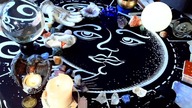 Kim jest osoba, która Ciebie Kocha? Tarot Bezczasowy  na żywo! Wybierz Talie