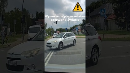 Wymuszenie pierwszeństwa + przejazd na czerwonym świetle #shorts #rikordwidjo