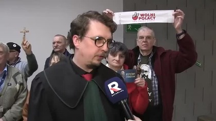 Proces pokazowy¿ Ksiądz Olszewski i urzędniczki przed sądem  obrońcy alarmują! mp4 686x432