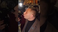 Robert Bąkiewicz jako jeden z nielicznych swobodnie porusza się po budynku TVP #tvp#afera