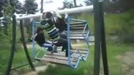Wpadka z huśtawką