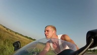 Co się dzieje z twarzą przy 250km/h na motocyklu bez ka ka kasku :D