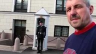 Z niezapowiedzianą wizytą w odwiedzinach u króla